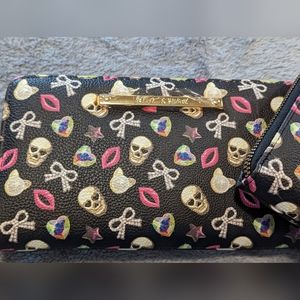 Betsey Johnson large wallet skulls nwt